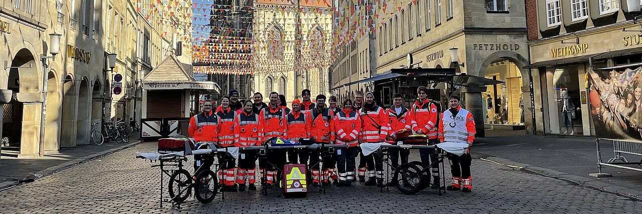 Gruppenbild von Einsatzkräfte auf dem Prinzipalmarkt